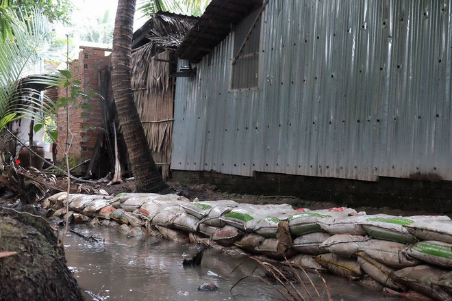 Người dân Bến Tre bỏ nhà lên Sài Gòn tránh siêu bão số 16